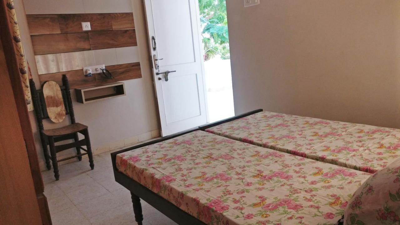 "Go Desert" Homestay ブジ エクステリア 写真